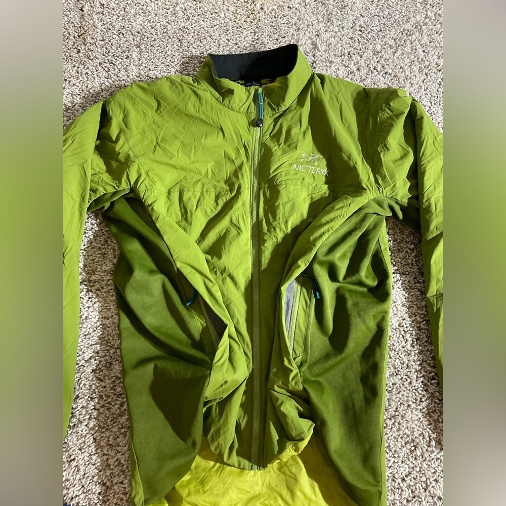 Arc'teryx Men's Green Performance Jacket - Picture 6 of 11
